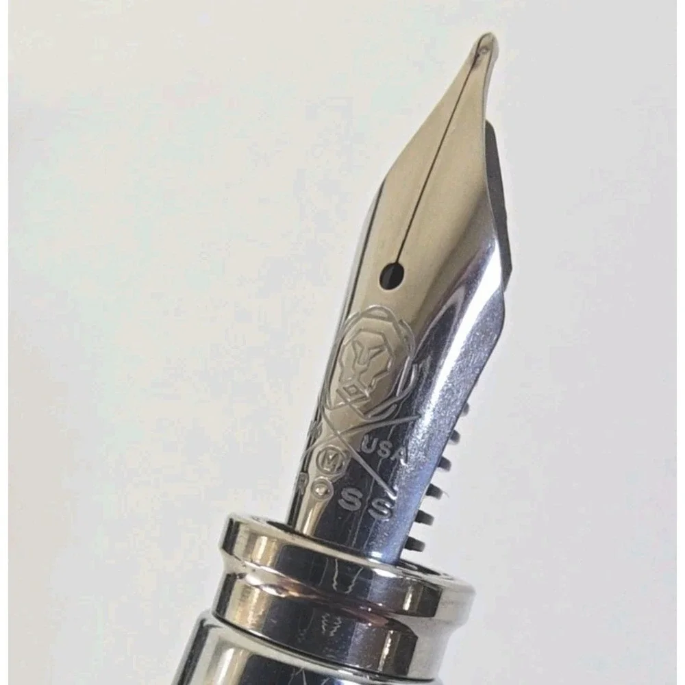 Cross Light Fountain Pen Med Black Lacquer Resin & Chrome with 8921‎ Cartridges